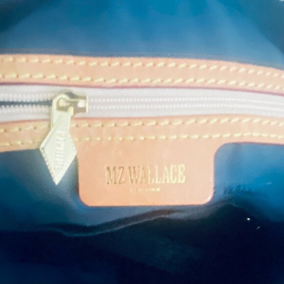 Beautiful MZ Wallace Teal Quilted Shoulder Bag – Multi-Pocket – New York Design - Picture 12 of 16